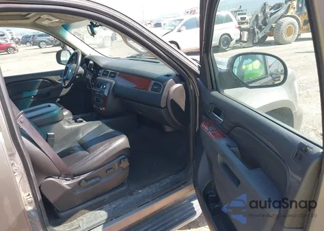 2012 Chevrolet Suburban 1500 Lt z USA, uszkodzony, nr VIN 1GNSKJE75CR315141